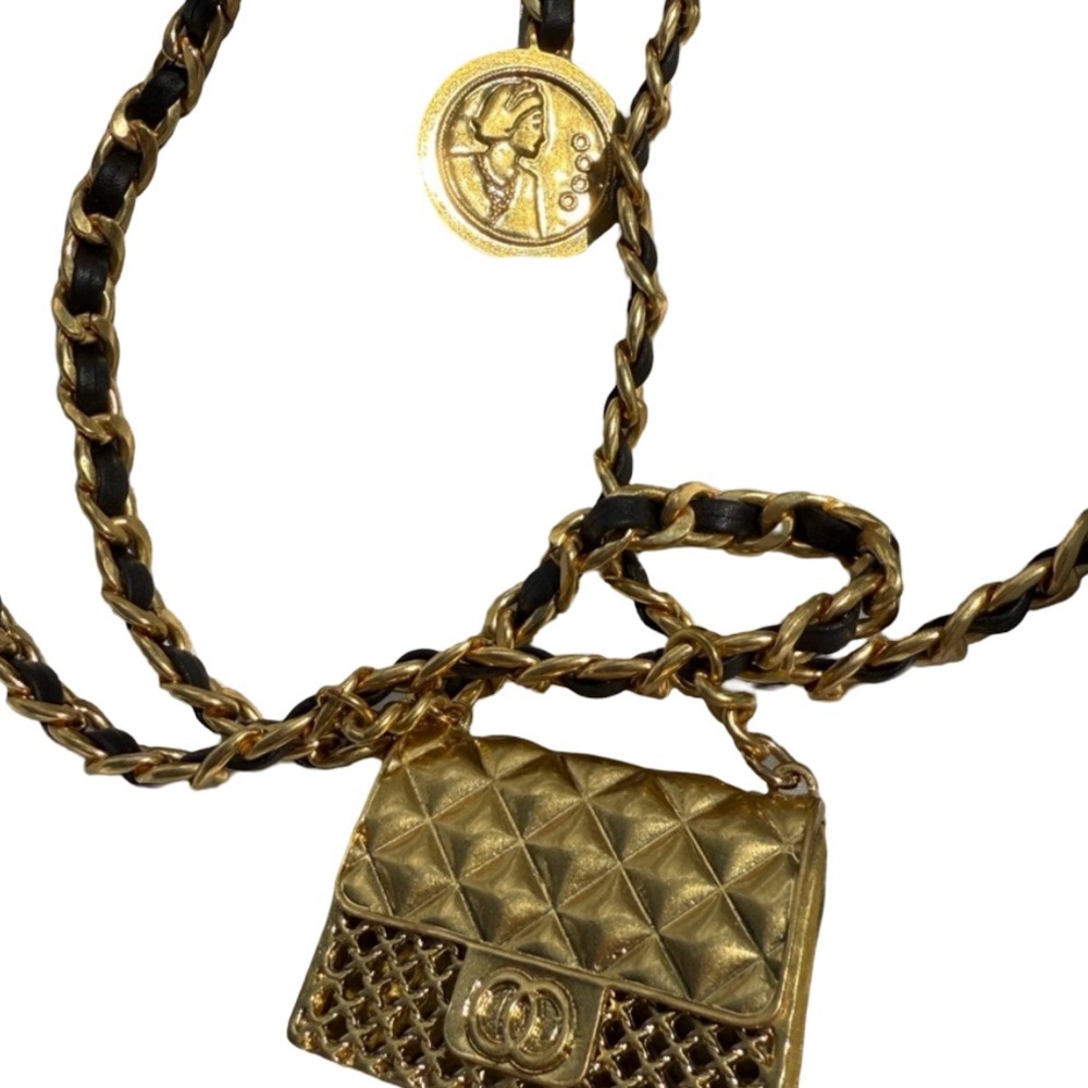 🌸LIKE NEW🌸 Anthropologie Gold Chain Charm Belt with Mini Purse, Size OS - Picture 6 of 11